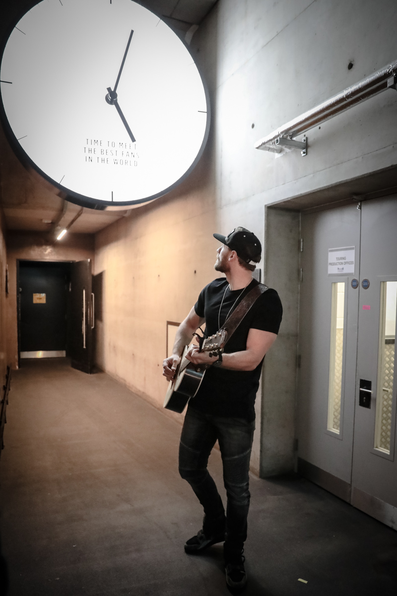 Chase Rice backstage at the Hydro by Christie Goodwin